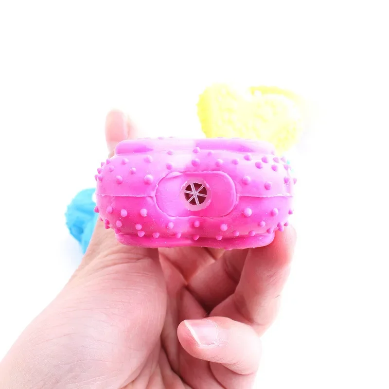 Teeth Cleaning Dog Chew Bone - 耐久性に優れた、突起のあるゴム製の犬用おもちゃ。肉球の形をしたデザインで、歯のクリーニングや歯茎のマッサージに役立ち、小型犬から中型犬まで楽しめるインタラクティブな噛むおもちゃ。